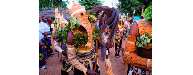 Droit à l'image : Fannie Dupé, Sénégal, Cérémonie des masques, circuit solidaire, Point Voyages, Tetraktys